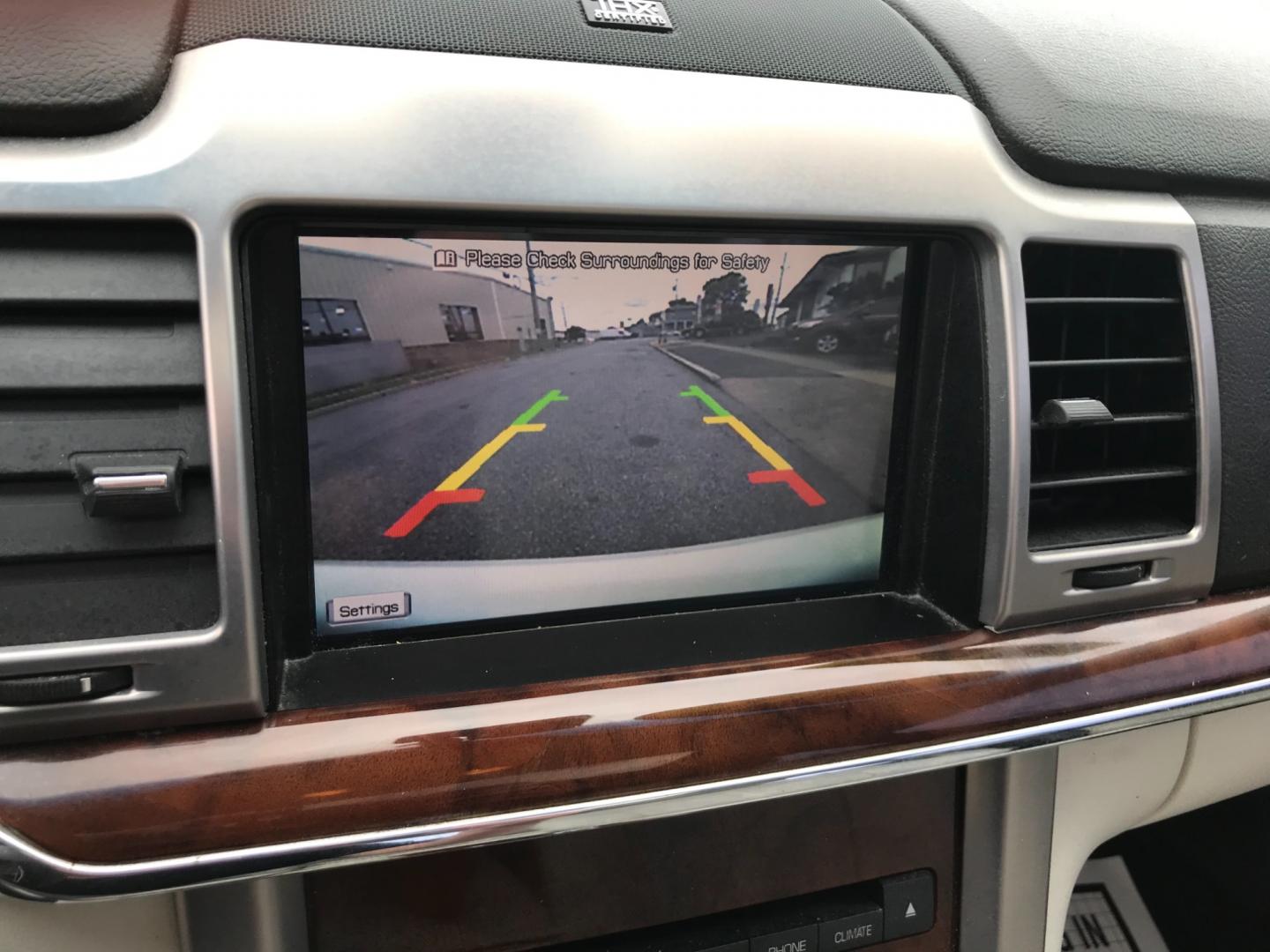 2011 White /Cream Lincoln MKZ (3LNHL2JC4BR) with an 3.5 V6 engine, Automatic transmission, located at 577 Chester Pike, Prospect Park, PA, 19076, (610) 237-1015, 39.886154, -75.302338 - Photo#15